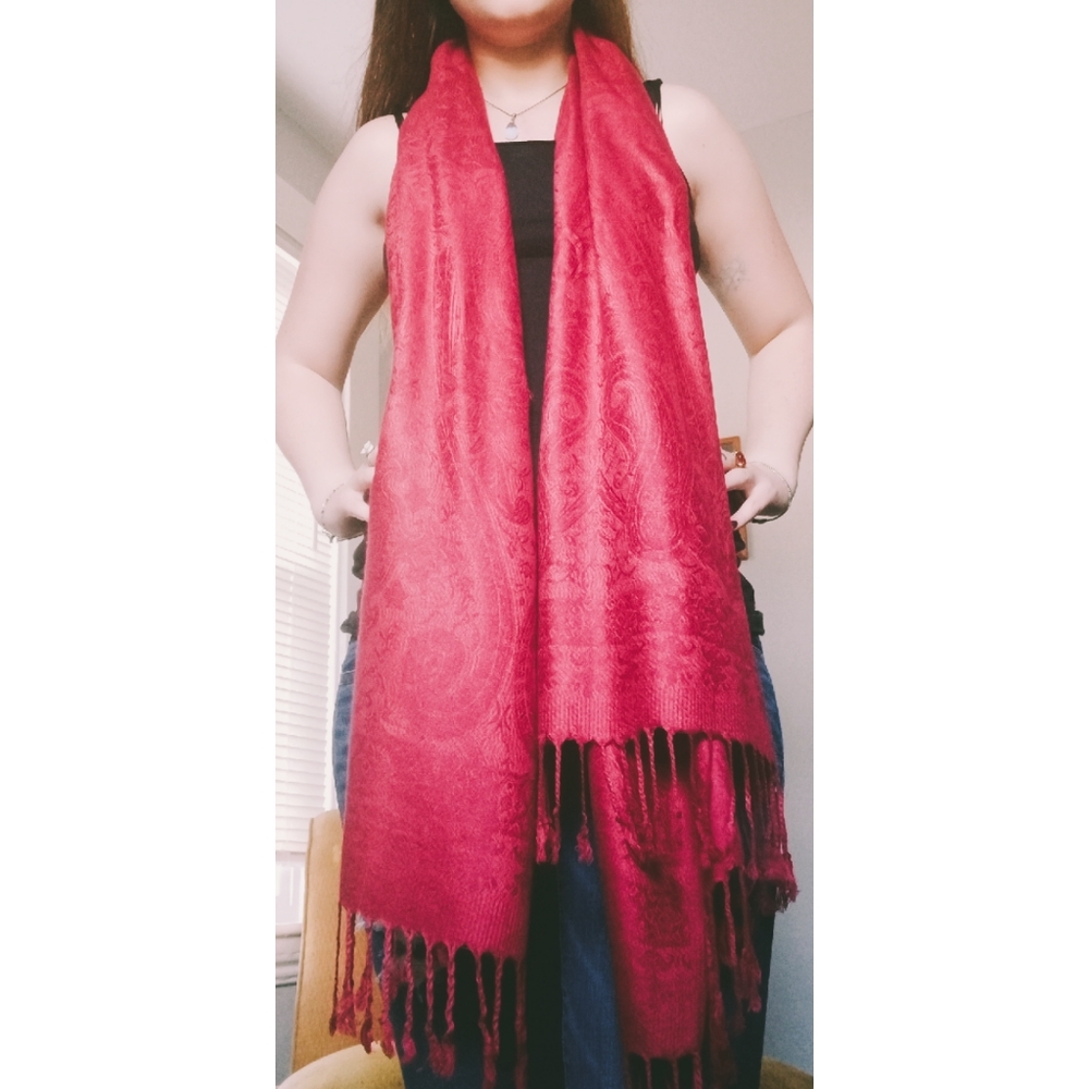 CASHMERE Red Scarf - Picture 2 of 4